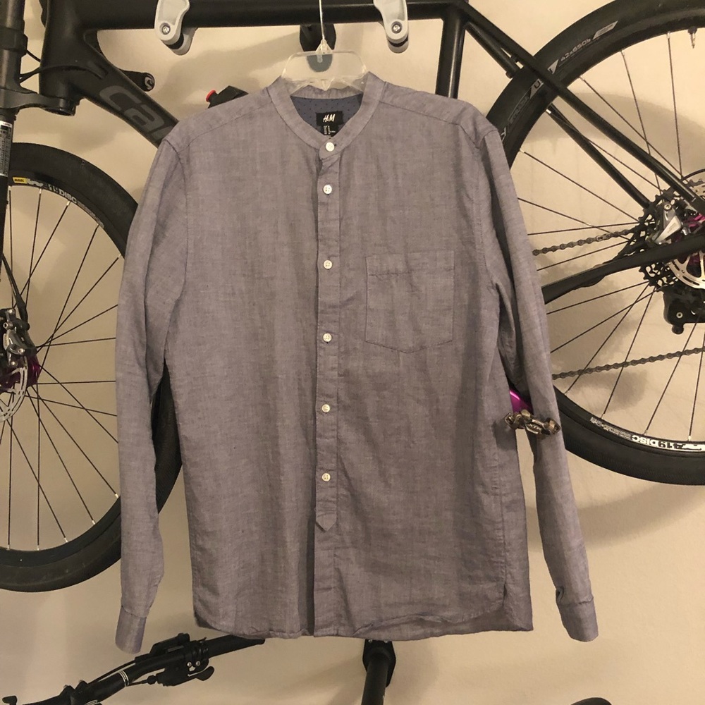 Band-collared grey button up